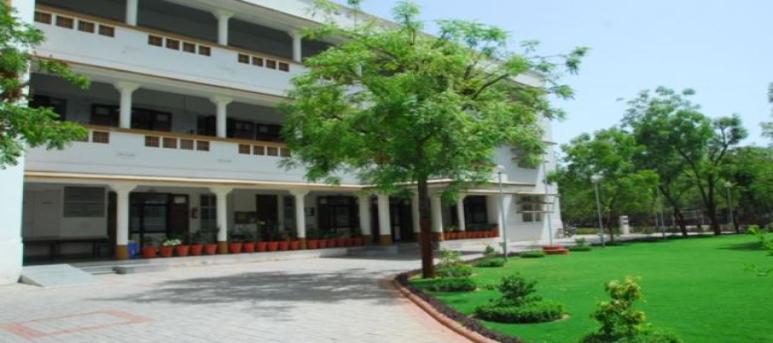 School of Computer Studies, Ahmedabad University