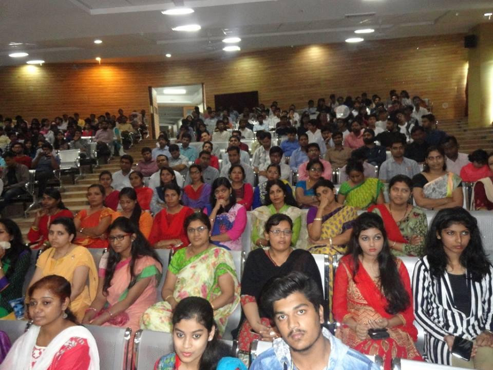 Institute of Engineering and Science IPS Academy, Indore Courses, Fees